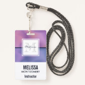 Moderne Paarse en roze ronddraaiende Abstracte mon Badge (Achterkant met draagriem)