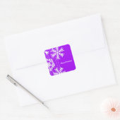 Moderne paarse en witte Kerstsneeuwvlokken Vierkante Sticker (Envelop)