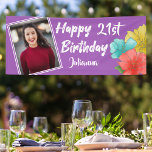 Moderne Paarse Floral Happy 21st Birthday Foto Spandoek<br><div class="desc">Fun,  helder en multicolor waterverf bloemen geschilderd door Suki's. Grote bloemen versieren de rechterkant van de banner,  terwijl een lijst met dubbele foto de linkerkant versierde. Pas verjaardagsjaren en naam van het verjaardagscentrum aan. Fotoplaceholder Credit: Michael Dam van Unsplash</div>