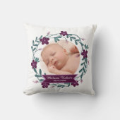 Moderne Paarse Floral Wreath Baby Foto Keepomwille Kussen (Voorkant)