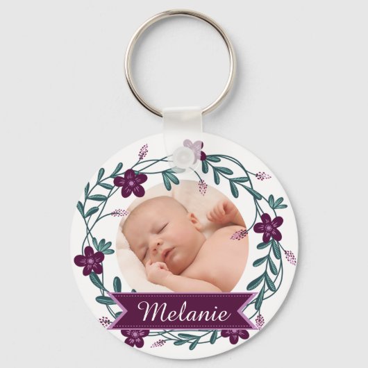 Moderne Paarse Floral Wreath Baby Foto Keepomwille Sleutelhanger (Voorkant)