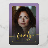 Moderne Paarse foto veertigste verjaardag Folie Uitnodiging (Voorkant)
