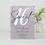 Moderne paarse glitter border script foto Sweet 16 Kaart (Staand voorkant)