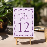 Moderne Paarse golvende Lijst bruiloft Kaart<br><div class="desc">Voeg een stijlvol tintje toe aan uw huwelijksfeest met deze Modern Wavy Lijst bruidstafelkaarten! Het retro ontwerp toont "Table" in een handgeschreven paarse script met het onderstaande tabelnummer. Een donkere paarse golvende rand omringt het tabelnummer contrasterend met een lichte paarse achtergrond. Het ontwerp herhaalt zich op de achterkant. Om de...</div>