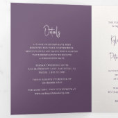 Moderne paarse handgeschreven script elegante trou drieluik uitnodiging (Binnenzijde eerst)