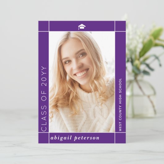 Moderne paarse Klasse van 2025 afstuderen foto Aankondiging (Staand voorkant)