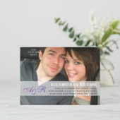 Moderne Paarse Monogrammen Fotobruiloft Kaart (Staand voorkant)