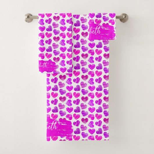 Moderne Paarse Roze Doodled Hearts Valentijn Naam Bad Handdoek (Insitu)