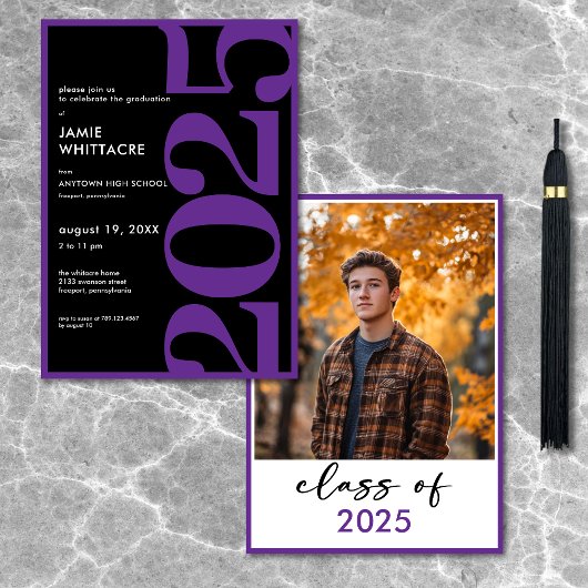 Moderne Paarse Typografie Graduation Party Kaart