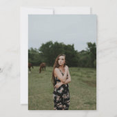 Moderne Paarse Wildbloemen Fotoafstudeerfeest Kaart (Achterkant)