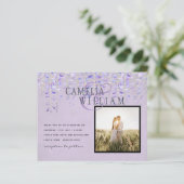 Moderne Paarse Wisteria Lace PHOT) Wedding INVITE (Staand voorkant)