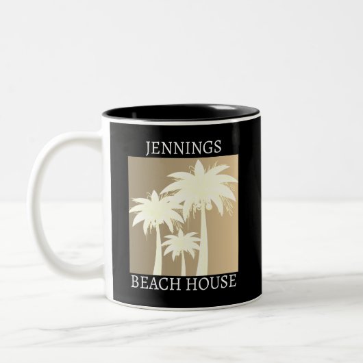 Moderne Palm Tree Black Beige Beach House Naam Tweekleurige Koffiemok (Links)