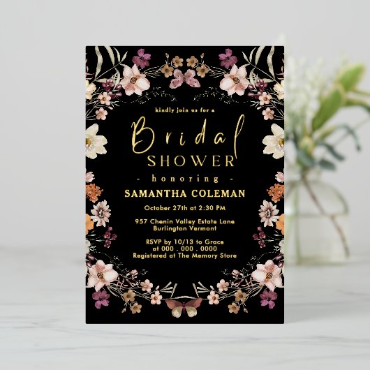 Moderne pasteel Wildflower Black Boho Vrijgezellen Folie Uitnodiging (Staand Voorkant)