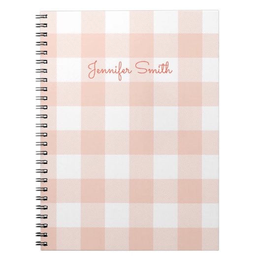 Moderne pasteitekoraal en witte gingham check notitieboek (Voorkant)