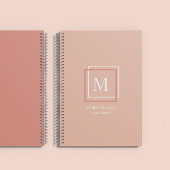 Moderne Pastel Monogram Perzik Gepersonaliseerde P Planner
