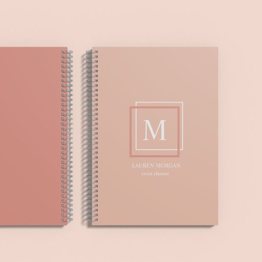 Moderne Pastel Monogram Perzik Gepersonaliseerde P Planner