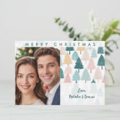 Moderne Pastel Pine Trees Custom Foto Kerstmis Feestdagenkaart (Staand voorkant)