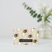 Moderne pastel roze en groene avocado patroon busi visitekaartje (Staand voorkant)
