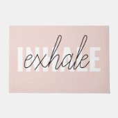 Moderne Pastel Roze Inhale Exhale Quote Deurmat (Voorkant)