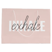 Moderne Pastel Roze Inhale Exhale Quote Groot Cadeauzakje (Achterkant)