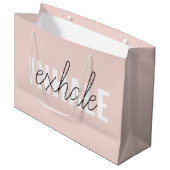 Moderne Pastel Roze Inhale Exhale Quote Groot Cadeauzakje (Voorkant Gekanteld)
