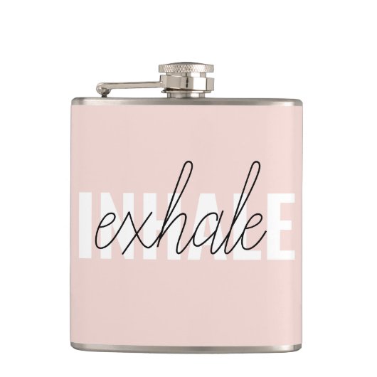 Moderne Pastel Roze Inhale Exhale Quote Heupfles (Voorkant)