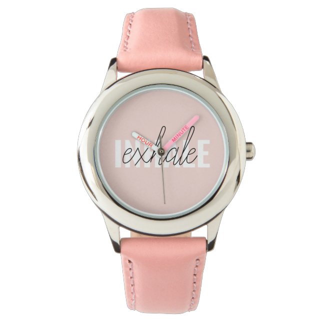 Moderne Pastel Roze Inhale Exhale Quote Horloge (Voorkant)