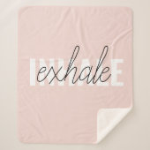Moderne Pastel Roze Inhale Exhale Quote Sherpa Deken (Voorkant)