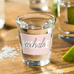 Moderne Pastel Roze Inhale Exhale Quote Shot Glas