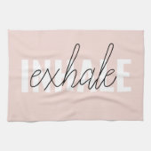 Moderne Pastel Roze Inhale Exhale Quote Theedoek (Horizontaal)