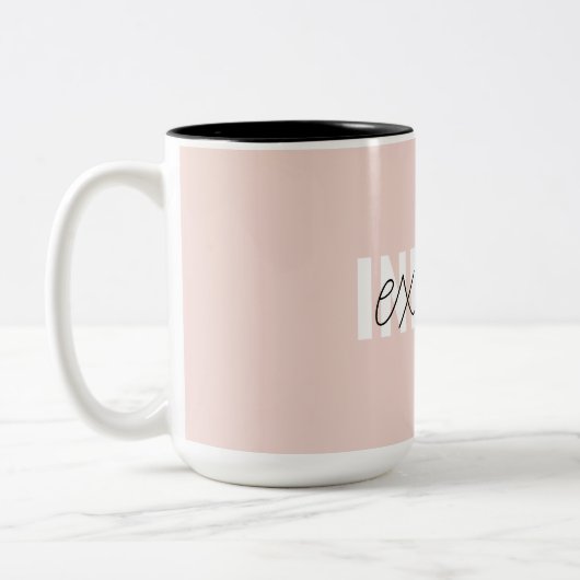 Moderne Pastel Roze Inhale Exhale Quote Tweekleurige Koffiemok (Links)