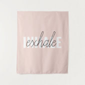 Moderne Pastel Roze Inhale Exhale Quote Wandkleed (Voorkant)