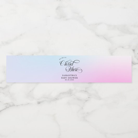 Moderne pastel roze wolk negen baby shower waterfles etiket (Enkel label)