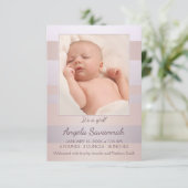 Moderne pastel Striped Baby Girl Foto aankondiging (Staand voorkant)