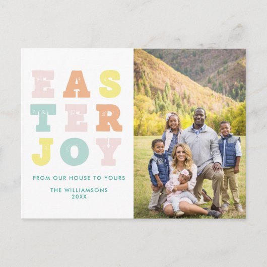 Moderne Pastel Typografische Familie Foto Pasen Feestdagenkaart (Voorkant)