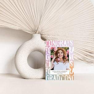 Moderne pastelregenboogroze korrelig afstuderen kaart