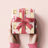 Moderne pastroze en rode lipstick, meisje cadeaupapier