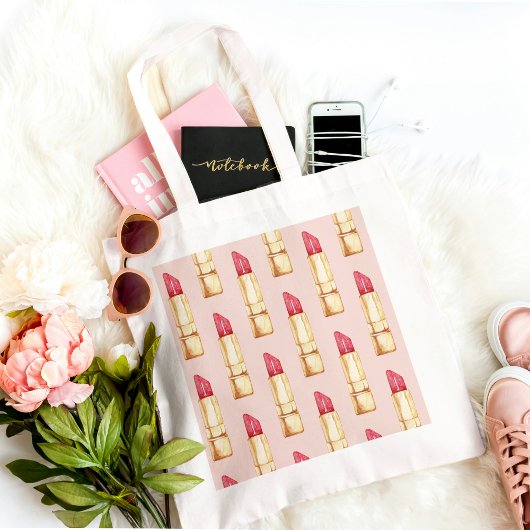 Moderne pastroze en rode lipstick, meisje tote bag