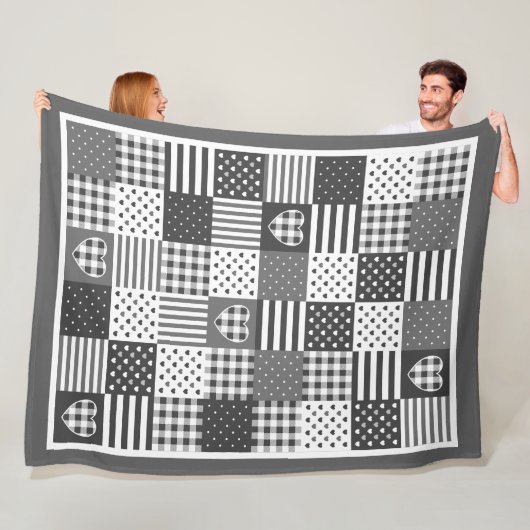 Moderne patchwork quilt gingham zwart-wit fleece deken (In situ)