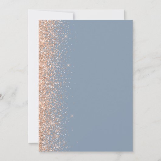 Moderne Peach Glitter Edge Dusty Blue Wedding Kaart (Achterkant)