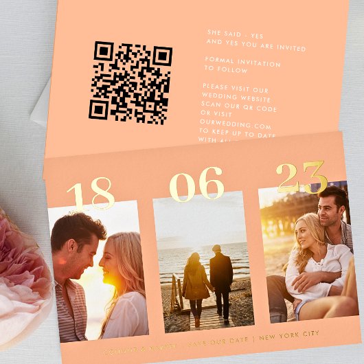 Moderne Peach GOLD DATE Drie foto opslaan de datum Folie Uitnodiging