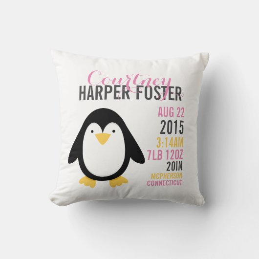 Moderne Penguin Geboorteaankondiging Kwekerij Kuss Kussen (Voorkant)