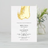 Moderne penseellijn Elegant Wedding Folie Uitnodiging (Staand Voorkant)