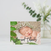 Moderne penseelscript nieuwe babyliefde en Bedankt Aankondigingskaart (Staand voorkant)