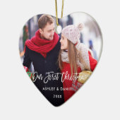 Moderne penseelscript Ons eerste kerstpaar H Keramisch Ornament (Links)