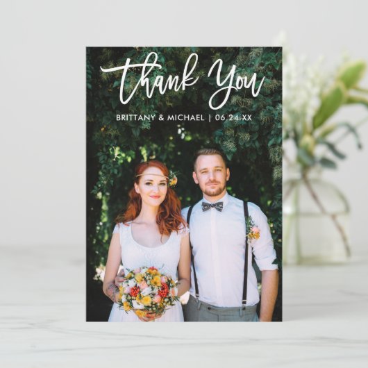 Moderne penseelscriptbride Groom Weddenschap Wt Bedankkaart (Staand voorkant)