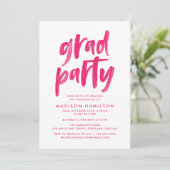 Moderne Penseelscriptie Hot Pink Graduparty Kaart (Staand voorkant)