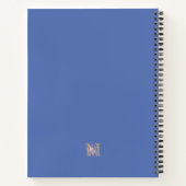 Moderne periwinkle Blush Floral Gold Monogramed Notitieboek (Achterkant)
