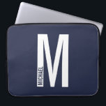 Moderne persoonlijke badmonogram en naam laptop sleeve<br><div class="desc">Modern Monogram ontwerp met gepersonaliseerde monogram letter "M" en een naam in de moderne vetgedrukte sans serif letterstijl. Perfect cadeau voor hem,  vaderdag cadeau en nog veel meer.</div>