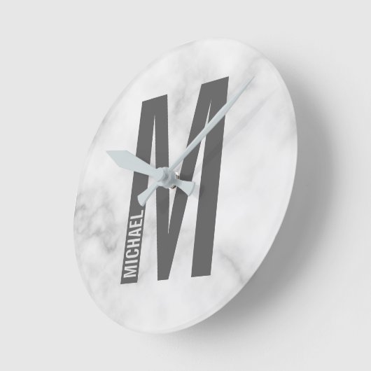 Moderne persoonlijke badmonogram en naam ronde klok (Hoek)